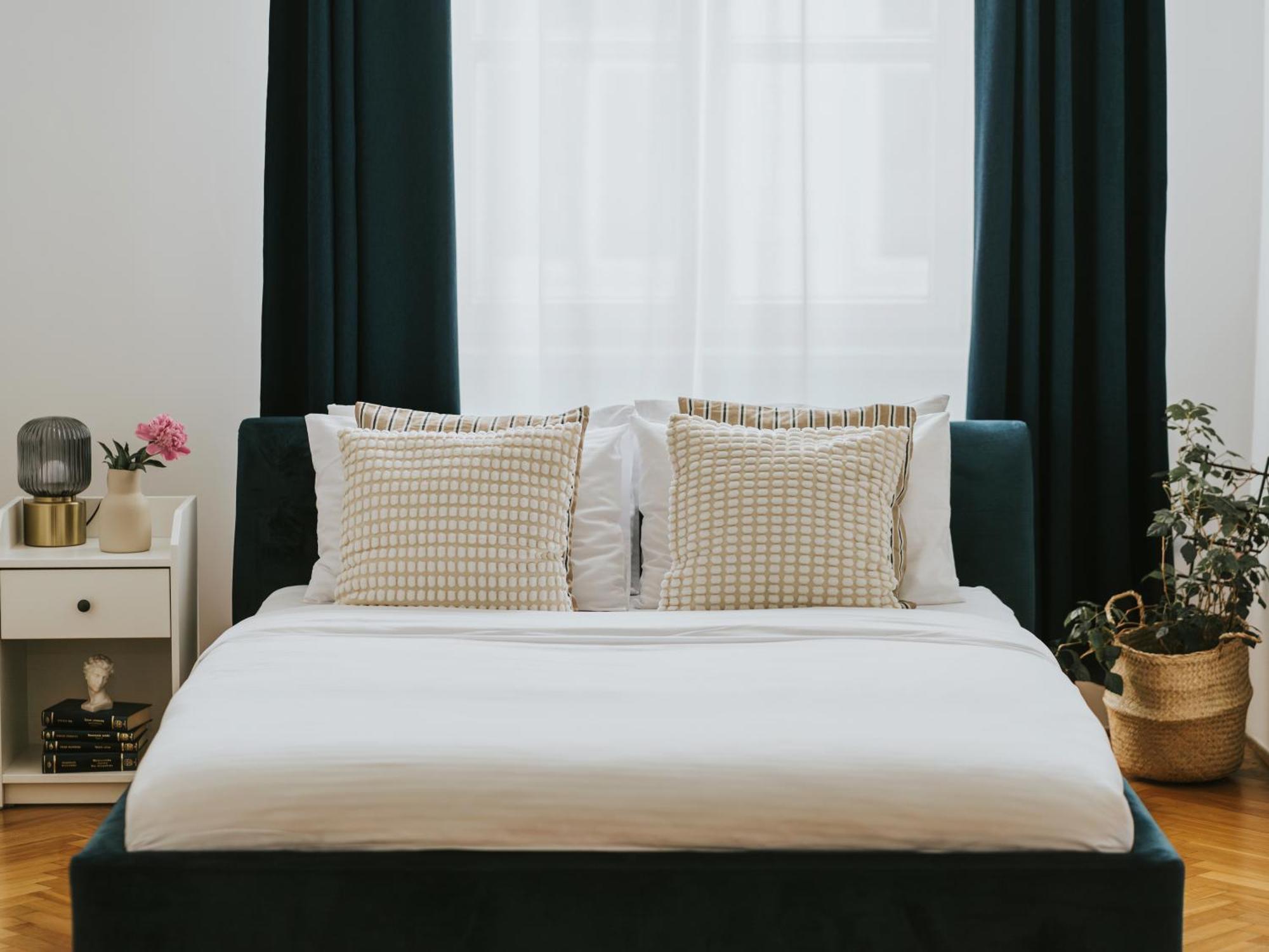 One-Bedroom Apartment,1590556059:JPEG